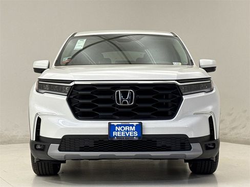 New 2025 Honda Pilot EX-L image 3