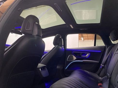 Used 2023 Mercedes-Benz EQS 580 4MATIC Sedan image 27