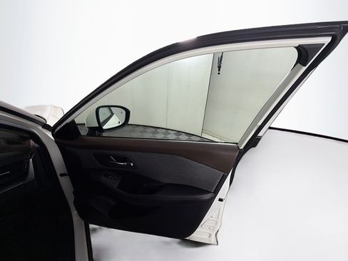 Used 2023 Nissan Rogue SV FWD image 30