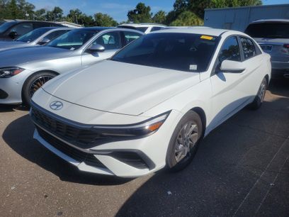 Used 2024 Hyundai Elantra SEL