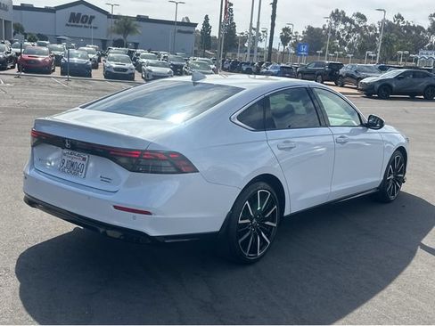 Used 2024 Honda Accord Touring image 6