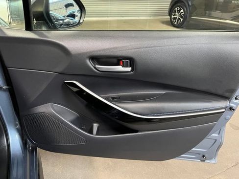 Used 2022 Toyota Corolla XSE FWD image 11