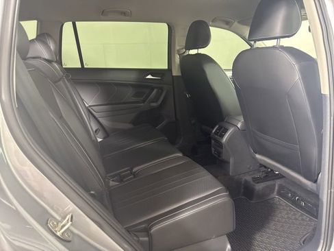 Certified 2024 Volkswagen Tiguan SE image 5