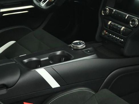 Used 2022 Ford Mustang Shelby GT500 w/ Carbon Fiber Track Pack RWD image 37
