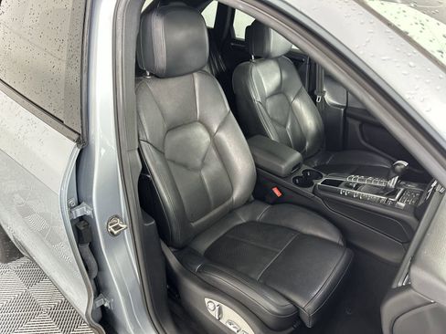 Used 2021 Porsche Macan AWD/4WD image 27