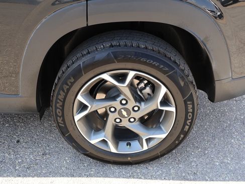 Used 2025 Chevrolet Trax LT FWD image 10