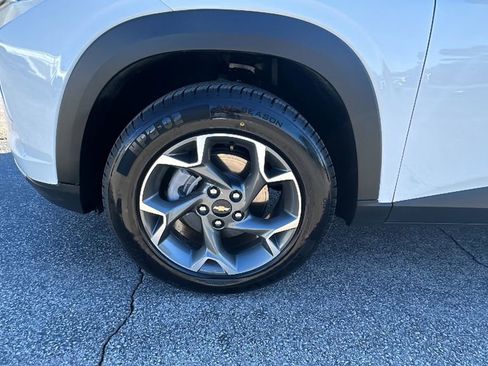 Used 2024 Chevrolet Trax LT image 9