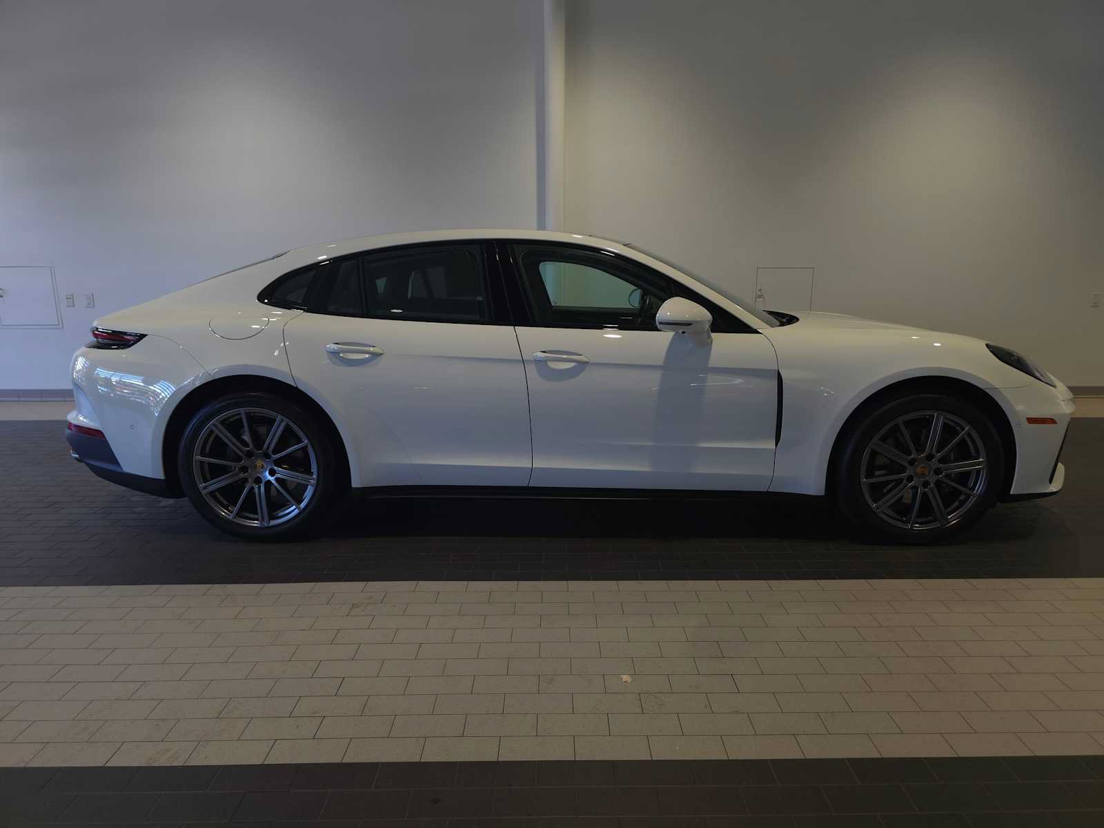 Used 2025 Porsche Panamera 4 AWD/4WD image 8