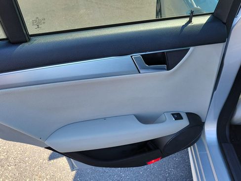 Used 2014 Mercedes-Benz C 250 Sedan image 8