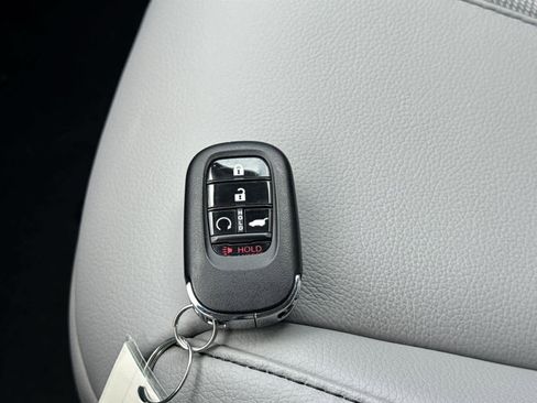 Certified 2025 Honda Pilot EX-L image 30