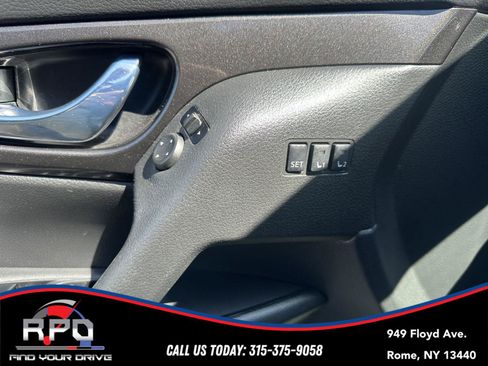 Used 2019 Nissan Rogue SV w/ Sun & Sound Touring Package AWD/4WD image 21