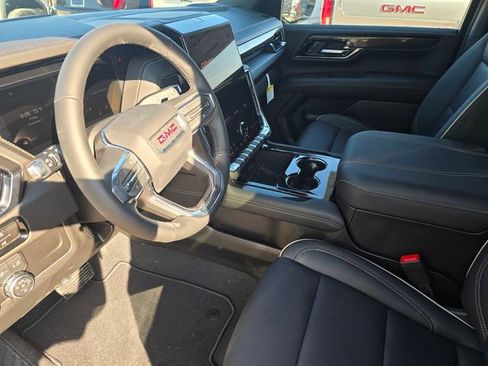 New 2026 GMC Yukon XL Elevation image 18