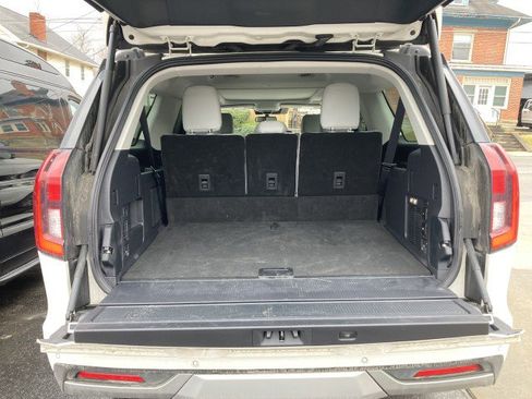 Used 2025 Ford Expedition Max Platinum w/ Platinum Ultimate Package image 5