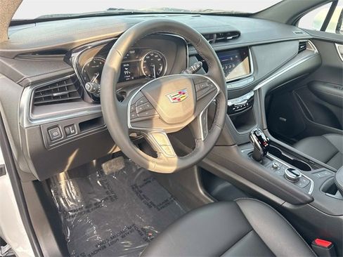 New 2025 Cadillac XT5 Luxury w/ LPO, Floor Liner Package image 18