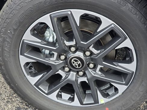 New 2026 Toyota Tundra Limited AWD/4WD image 10