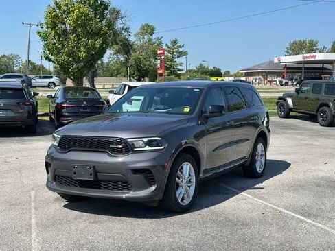 Used 2025 Dodge Durango GT AWD/4WD image 3