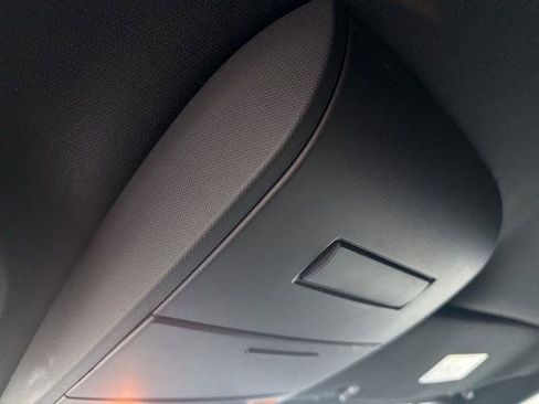 Used 2018 Dodge Grand Caravan SE image 25