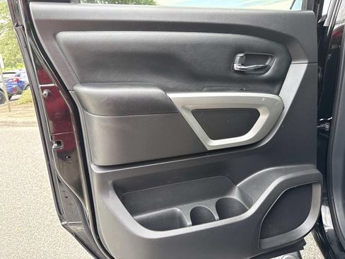 Used 2021 Nissan Titan SV w/ SV Convenience Package RWD image 14