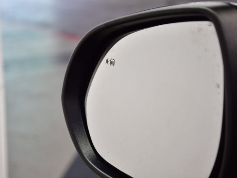 Used 2025 Buick Encore GX Preferred AWD/4WD image 14