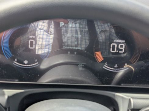 Used 2025 Hyundai Santa Cruz SE AWD/4WD image 25