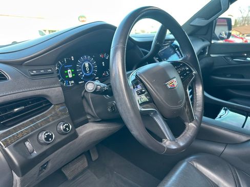 Used 2019 Cadillac Escalade ESV Platinum image 27