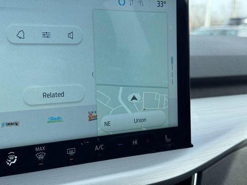 Used 2025 Ford Escape Platinum w/ Premium Technology Package image 20