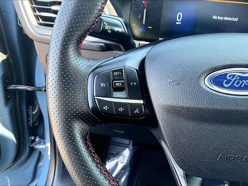 Used 2025 Ford Escape ST-Line Select AWD/4WD image 18