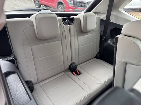 Used 2021 Volkswagen Tiguan SE w/ Panoramic Sunroof Package FWD image 23