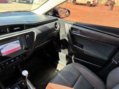 Used 2017 Toyota Corolla SE FWD image 19