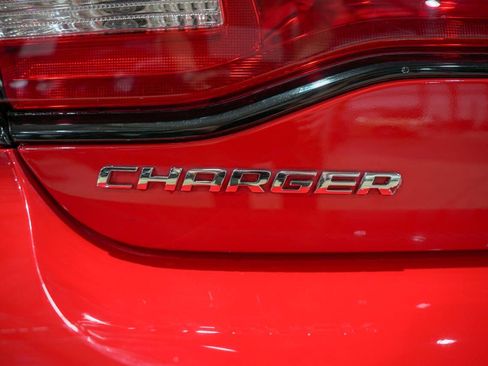 Used 2014 Dodge Charger SXT image 21