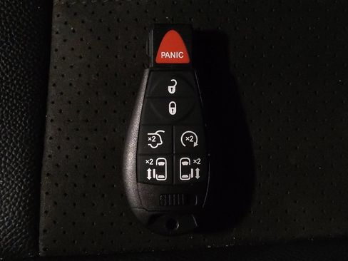 Used 2019 Dodge Grand Caravan SXT image 32