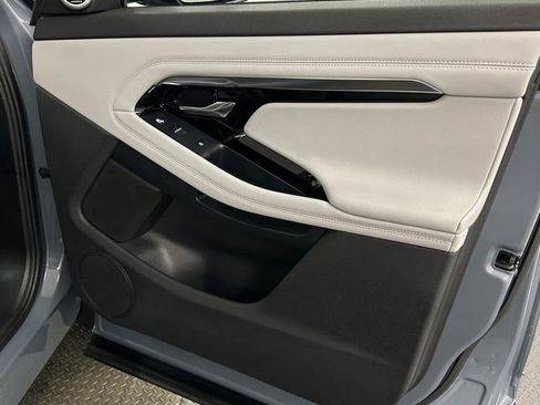 Used 2021 Land Rover Range Rover Evoque R-Dynamic S AWD/4WD image 30