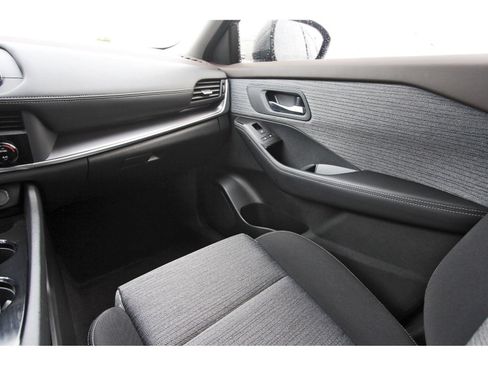 Certified 2023 Nissan Rogue SV FWD image 14