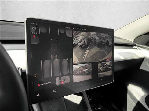 Used 2022 Tesla Model Y Long Range AWD/4WD image 14