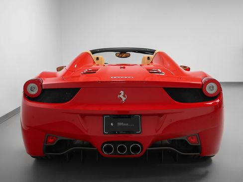 Certified 2013 Ferrari 458 Spider RWD image 33