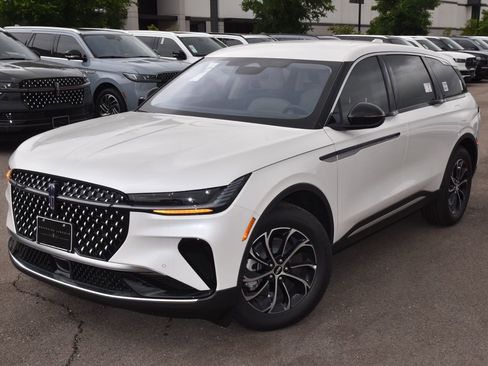 New 2026 Lincoln Nautilus Premier image 19