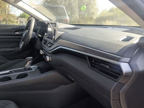 Used 2025 Nissan Altima 2.5 SV image 34