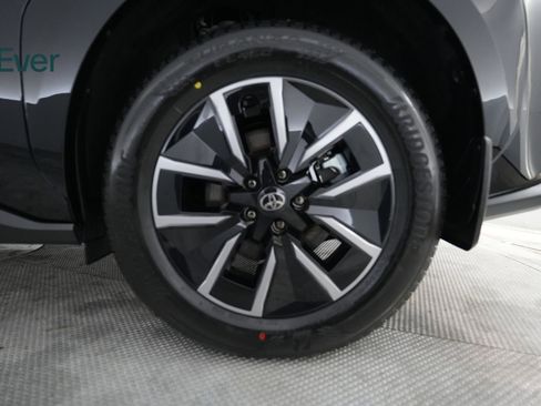 Used 2026 Toyota bZ FWD image 9