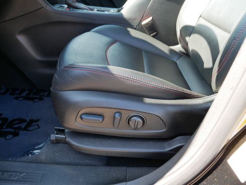 Used 2022 Chevrolet Equinox RS w/ RS Leather Package image 20