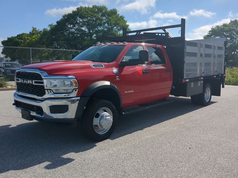 Used 2022 RAM 5500 Tradesman w/ Chrome Appearance Group RWD image 6