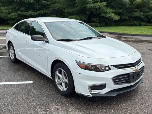 Used 2018 Chevrolet Malibu LS FWD image 3