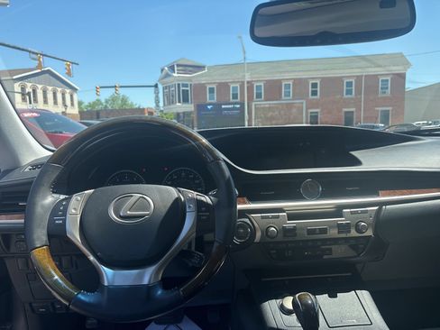 Used 2015 Lexus ES 350 w/ Premium Package FWD image 15
