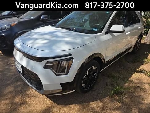 Certified 2024 Kia Niro Wind FWD image 1