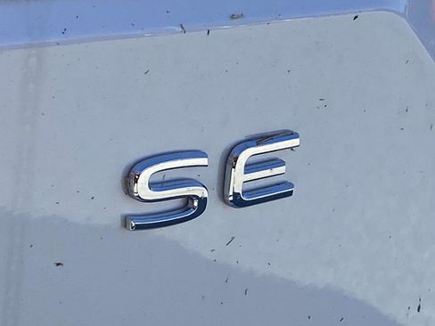 New 2026 Volkswagen Atlas SE FWD image 8