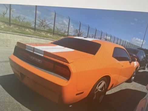 Used 2014 Dodge Challenger R/T Plus RWD image 3