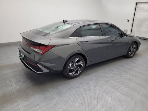 Used 2024 Hyundai Elantra SEL w/ Convenience Package FWD image 10