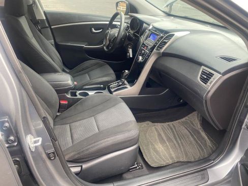 Used 2017 Hyundai Elantra GT image 16