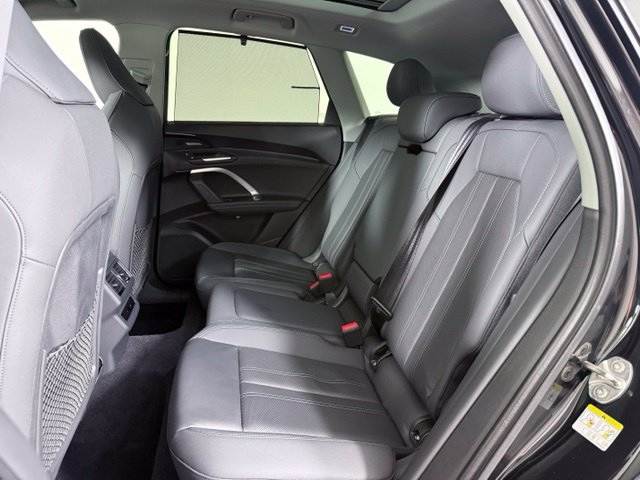 Certified 2025 Audi Q5 Premium w/ Premium Plus AWD/4WD image 17