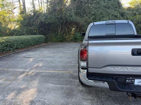 Used 2021 Toyota Tacoma TRD Off-Road image 7