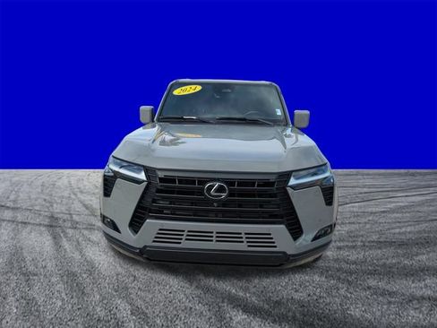 Used 2024 Lexus GX 550 w/ Cold Area Package AWD/4WD image 9